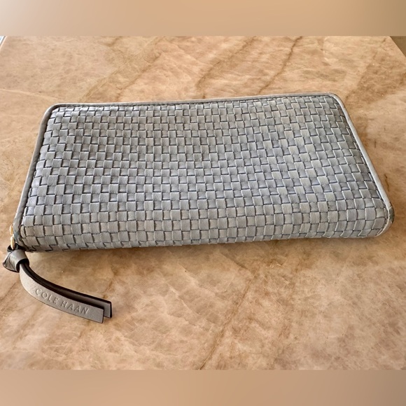 COLE HAAN light blue woven wallet - Picture 2 of 4